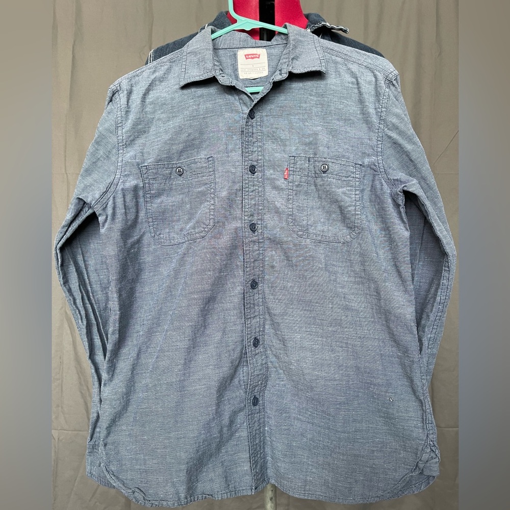 Levi’s men’s button up shirt